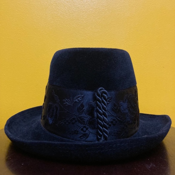 Vintage Original-Lanz Salzburg-Wien Velvet Austrian Hat - Picture 7 of 8